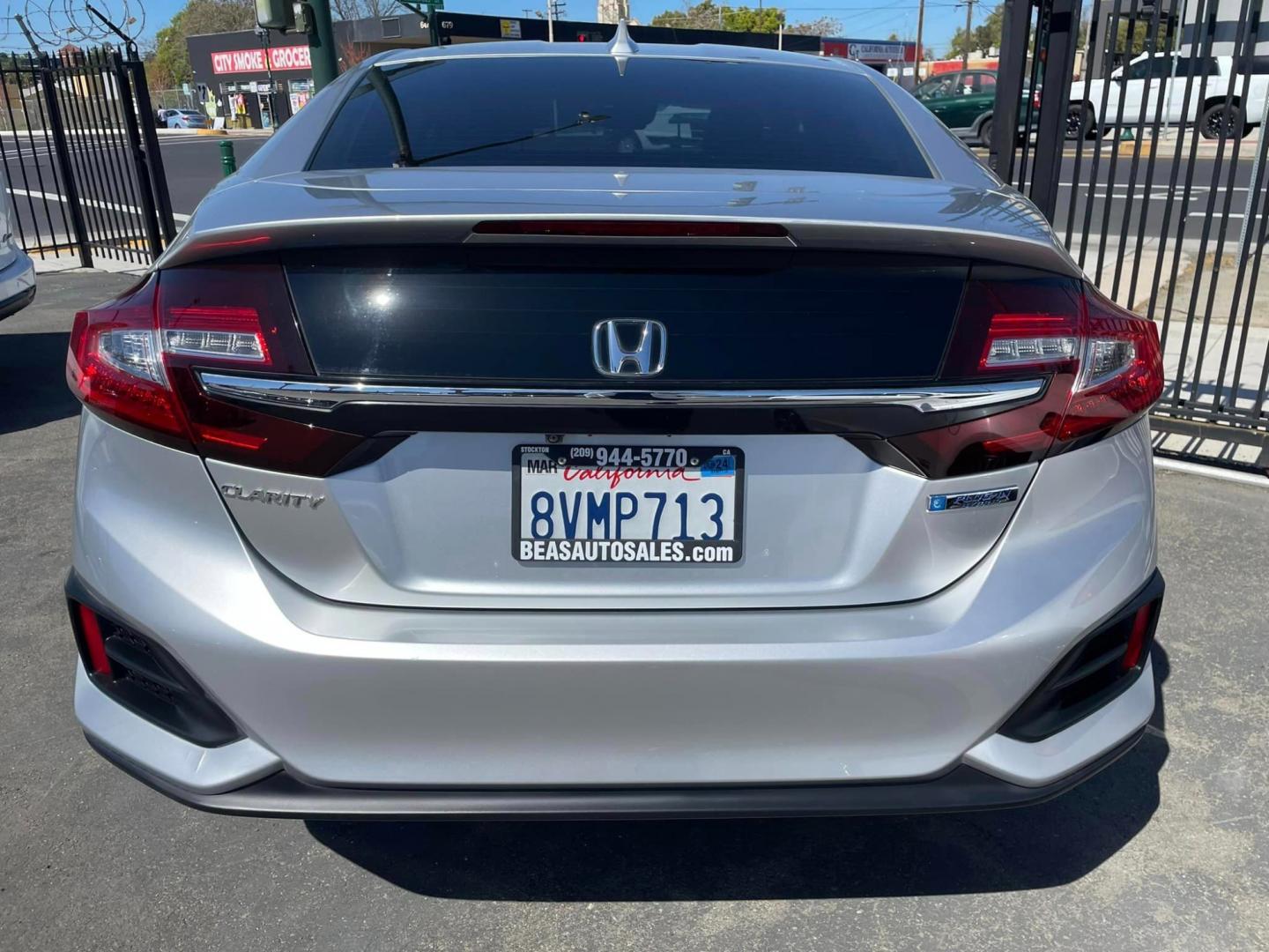 2021 SILVER /BLACK Honda Clarity Plug-In Hybrid (JHMZC5F14MC) with an 1.5L L4 DOHC 16V HYBRID engine, CVT transmission, located at 744 E Miner Ave, Stockton, CA, 95202, (209) 944-5770, 37.956863, -121.282082 - PLUS TAXES AND FEES - Photo#11